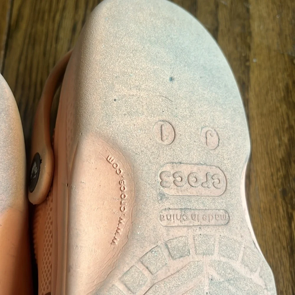 Crocs size 1